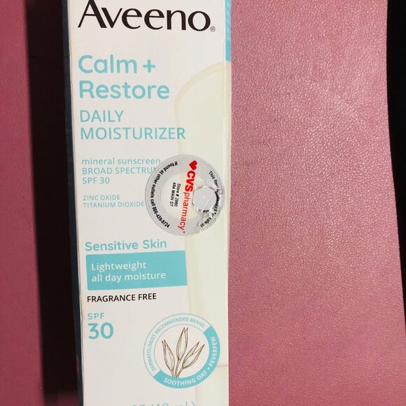 Aveeno Calm + Restore Daily Moisturizer - Picture 1 of 2